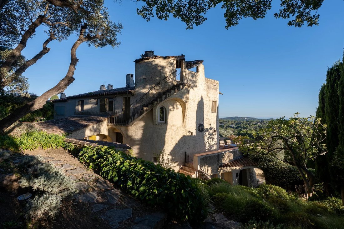 Villa in Les Indes les-Groulles, Mouans-Sartoux, France 1 - 16397392