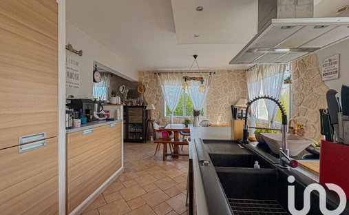 Manor For Sale, 12 Rooms Triel Sur Seine 78510