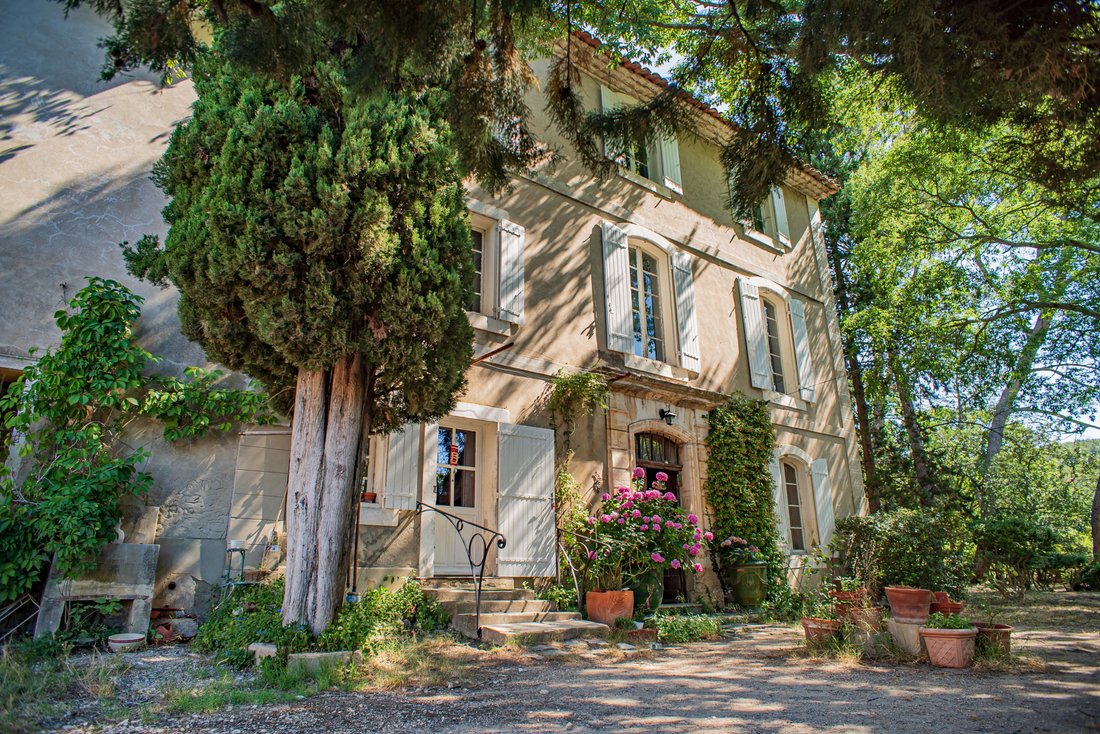 Castle in Nevons-route d'Apt, L'Isle-sur-la-Sorgue, France 3 - 16372251