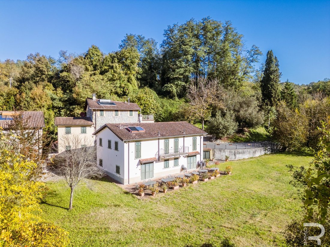 Farm Ranch in Fivizzano, Tuscany, Italy 4 - 16400626