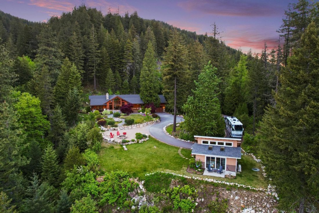 House in Sandpoint, Idaho, United States 2 - 16400579