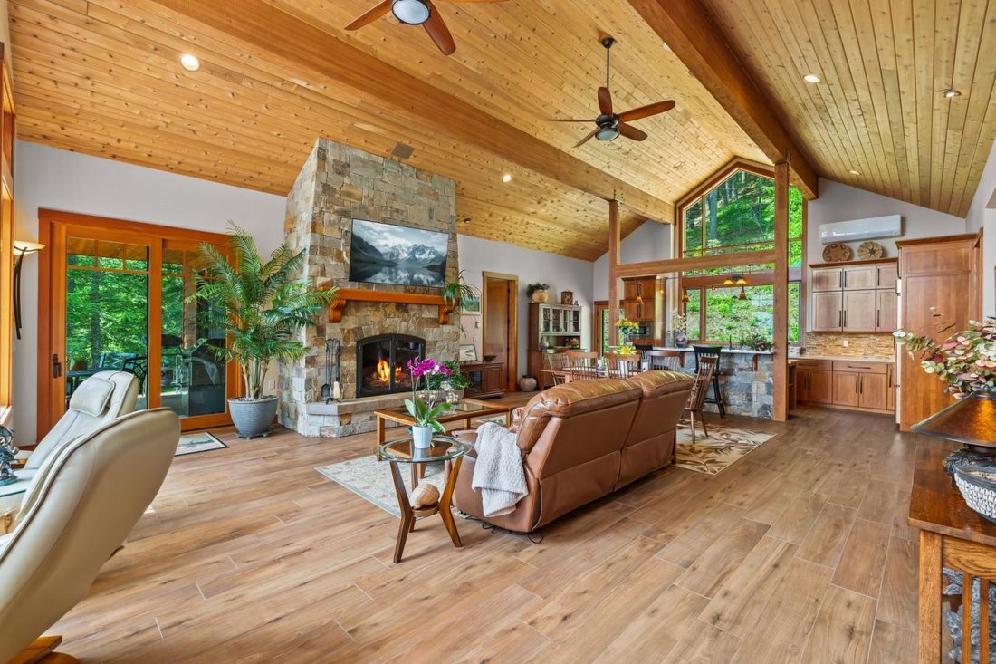 House in Sandpoint, Idaho, United States 5 - 16400579