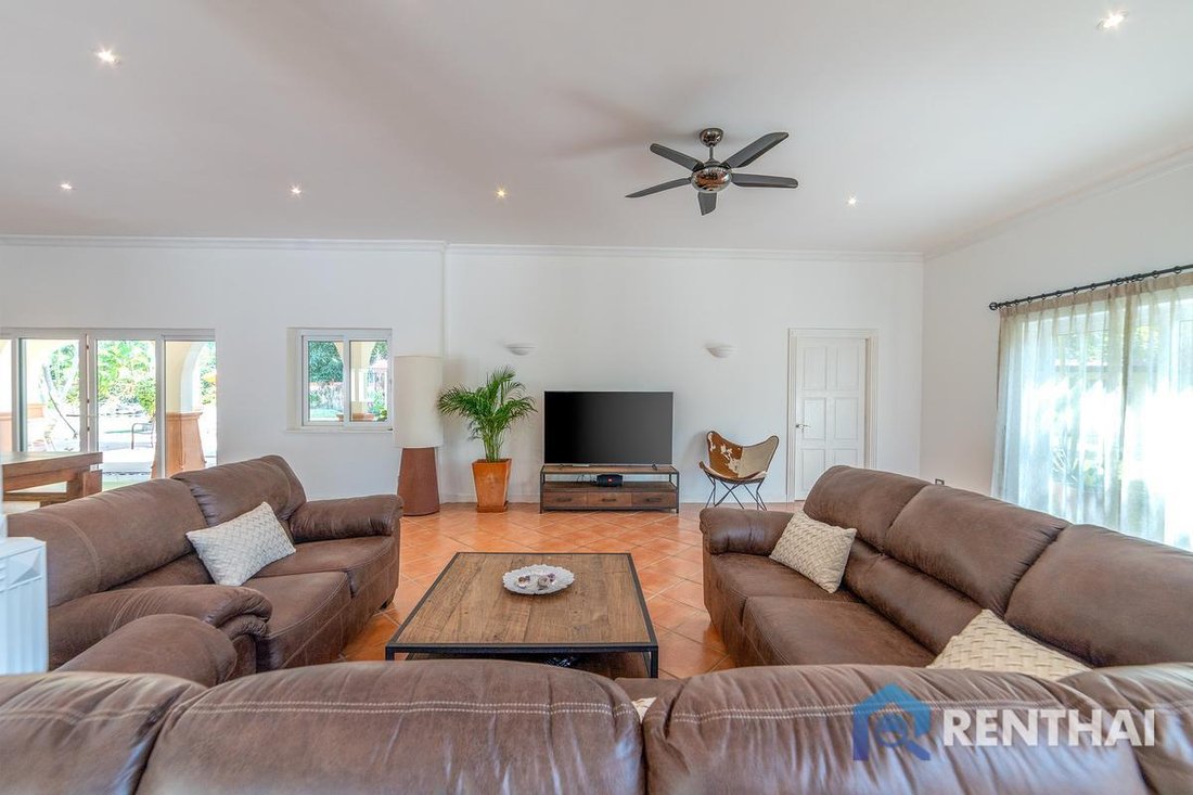 Villa in Pattaya City, Chon Buri, Thailand 4 - 16400094