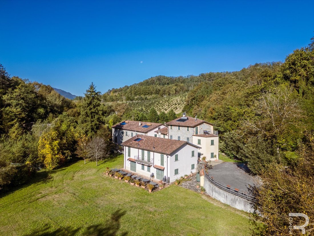 Farm Ranch in Fivizzano, Tuscany, Italy 1 - 16400626