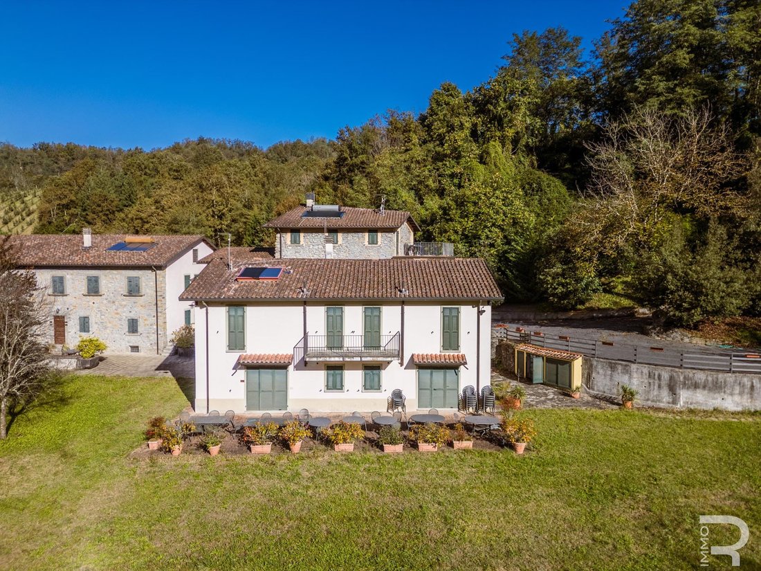 Farm Ranch in Fivizzano, Tuscany, Italy 3 - 16400626