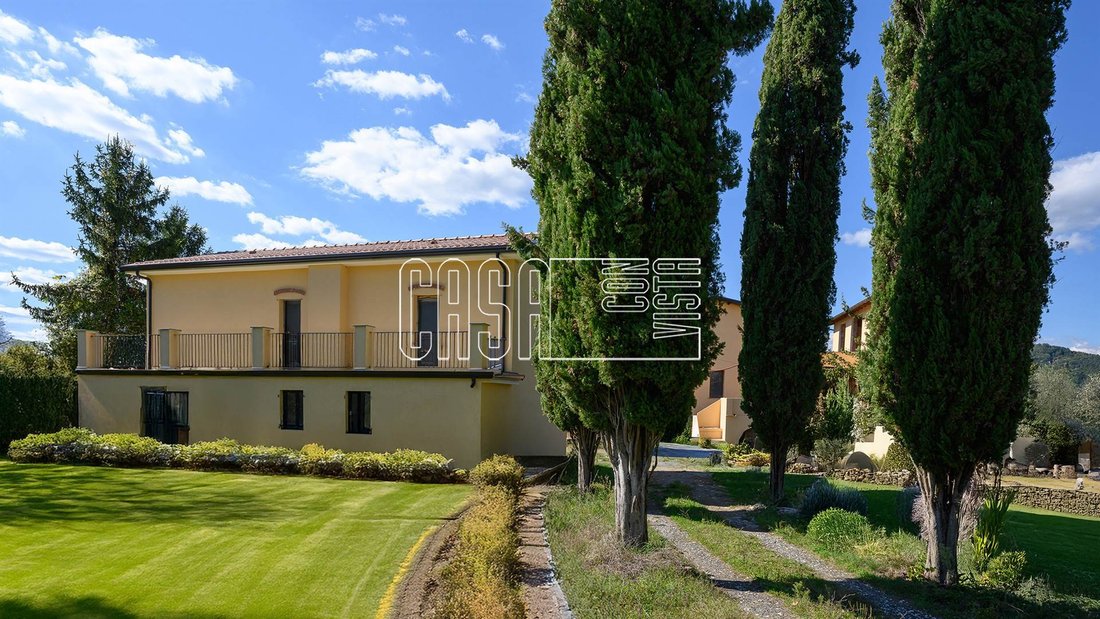 Villa in Villafranca in Lunigiana, Tuscany, Italy 4 - 16401692