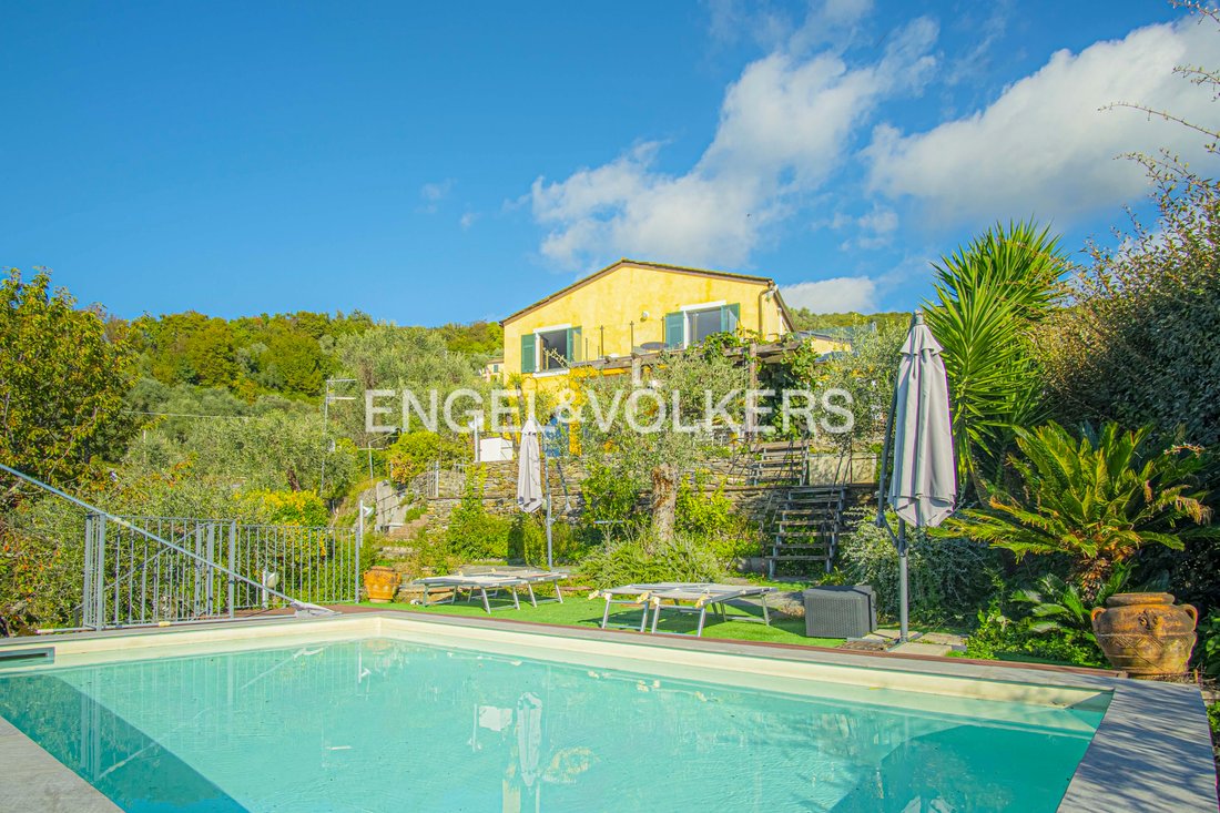 Villa in Cogorno, Liguria, Italy 1 - 16401102