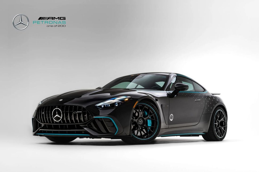 Mercedes-Benz AMG GT63ダイキャストモデル マットブラック Amazon.com: WAKAKAC 1/32 AMG GT63 Model Car Alloy Diecast Pull