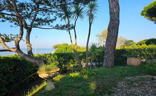 House in Le Fief-La Garenne, Royan, France 1