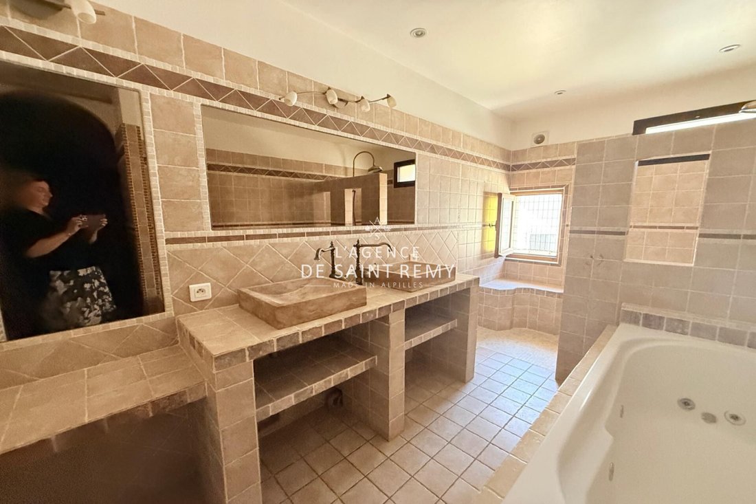 Villa in Eyragues, Provence-Alpes-Côte d'Azur, France 4 - 16400444