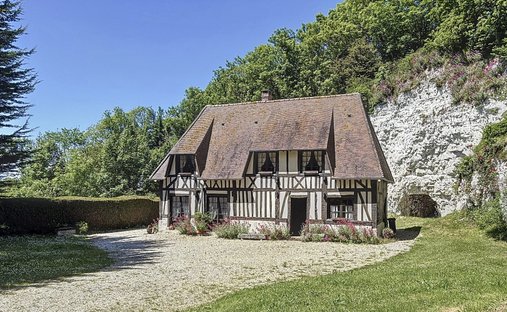 Castle for Sale in Veules-les-Roses, Normandy, France