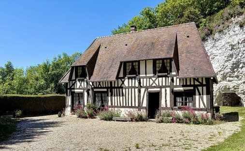 Castle for Sale in Veules-les-Roses, Normandy, France