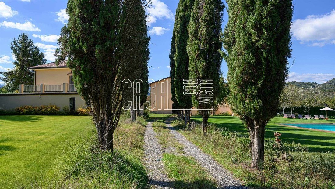 Villa in Villafranca in Lunigiana, Tuscany, Italy 3 - 16401692