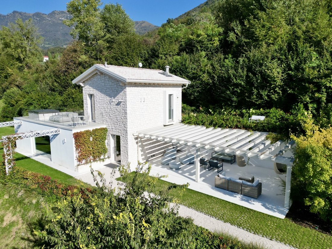 Villa in Sale Marasino, Lombardy, Italy 3 - 16402013