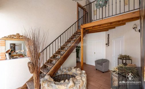 Castle for Sale in Feurs, Auvergne-Rhône-Alpes, France