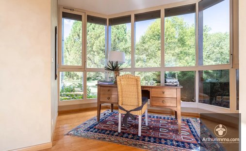 Castle for Sale in Feurs, Auvergne-Rhône-Alpes, France