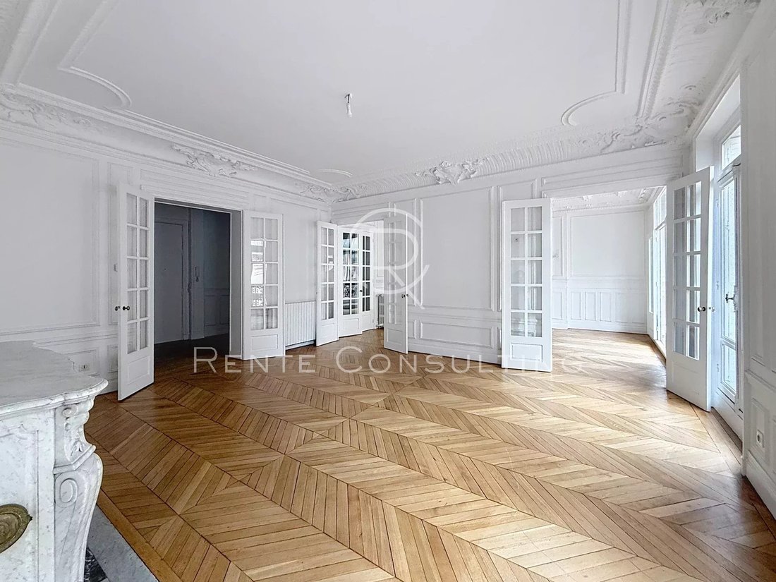 Apartment in Triangle d'Or, Paris 8e Arrondissement, Paris 2 - 16404730