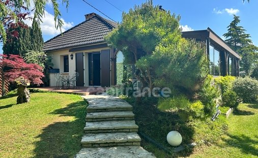 Castle for Sale in Auxerre, Bourgogne-Franche-Comté, France