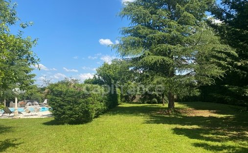 Castle for Sale in Auxerre, Bourgogne-Franche-Comté, France