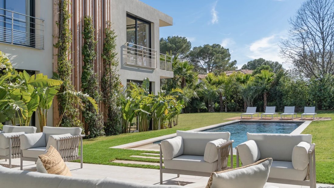 Villa in Mougins, Provence-Alpes-Côte d'Azur, France 2 - 16404678