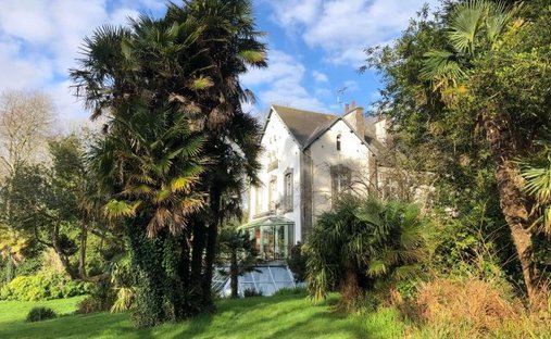 For Sale Waterfront Estate On 3 Hectares Finistère