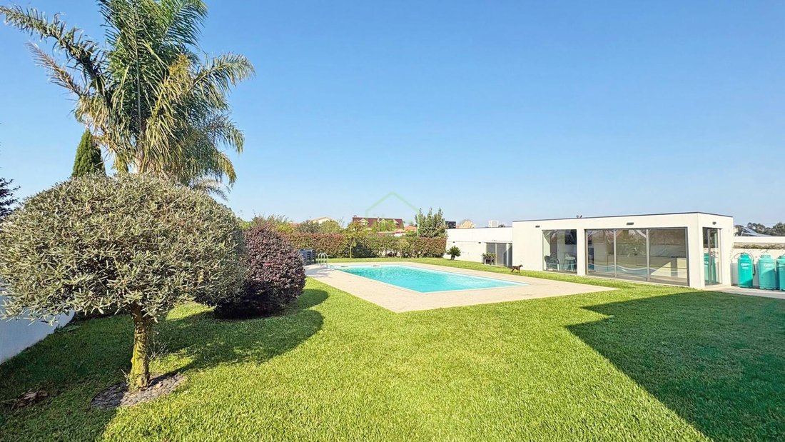 Townhouse in Povoa de Varzim, Beiriz e Argivai, Porto District, Portugal 1 - 16406672