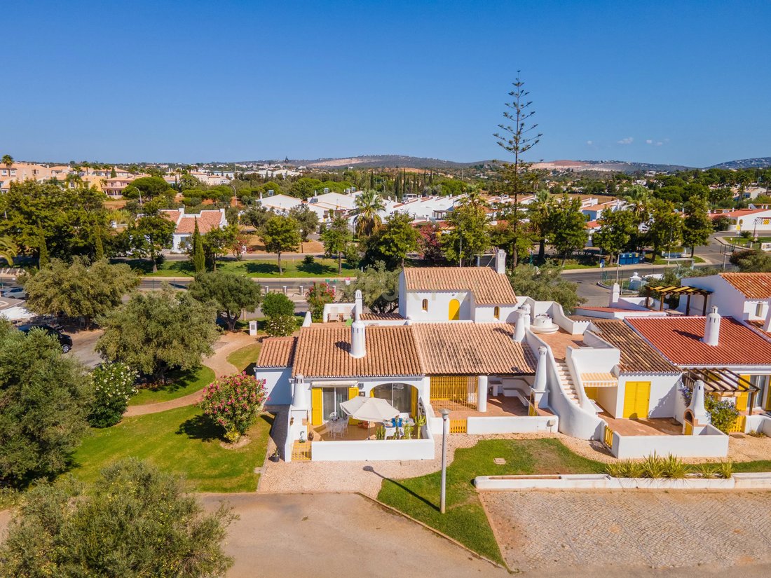 Villa in Vilamoura, Quarteira, Algarve 1 - 16406649