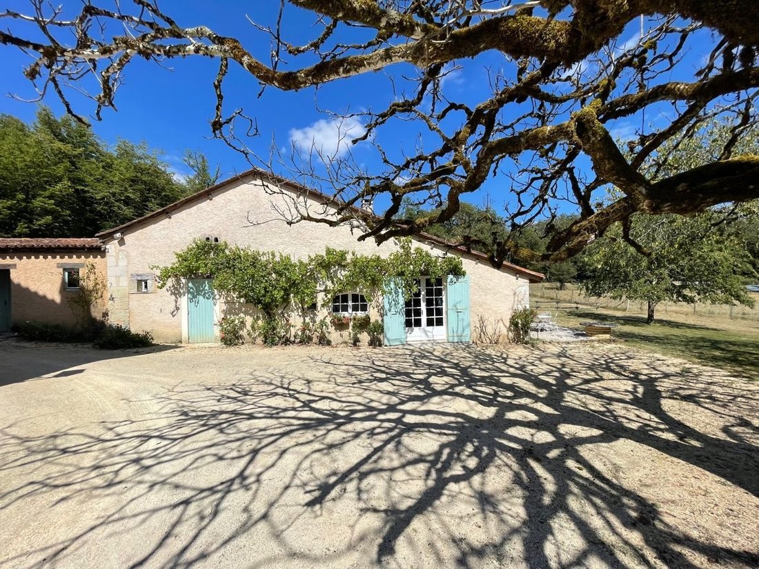 House in Saint-Vincent-de-Connezac, Nouvelle-Aquitaine, France 1 - 16407633
