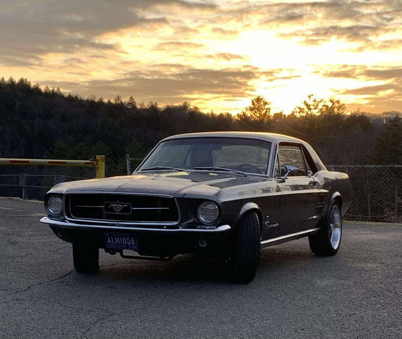 Coupe in Glendale, United States 1 - 16406307
