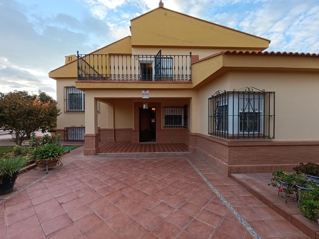 Chalet in Santiponce, Andalusia, Spain 2 - 16407826