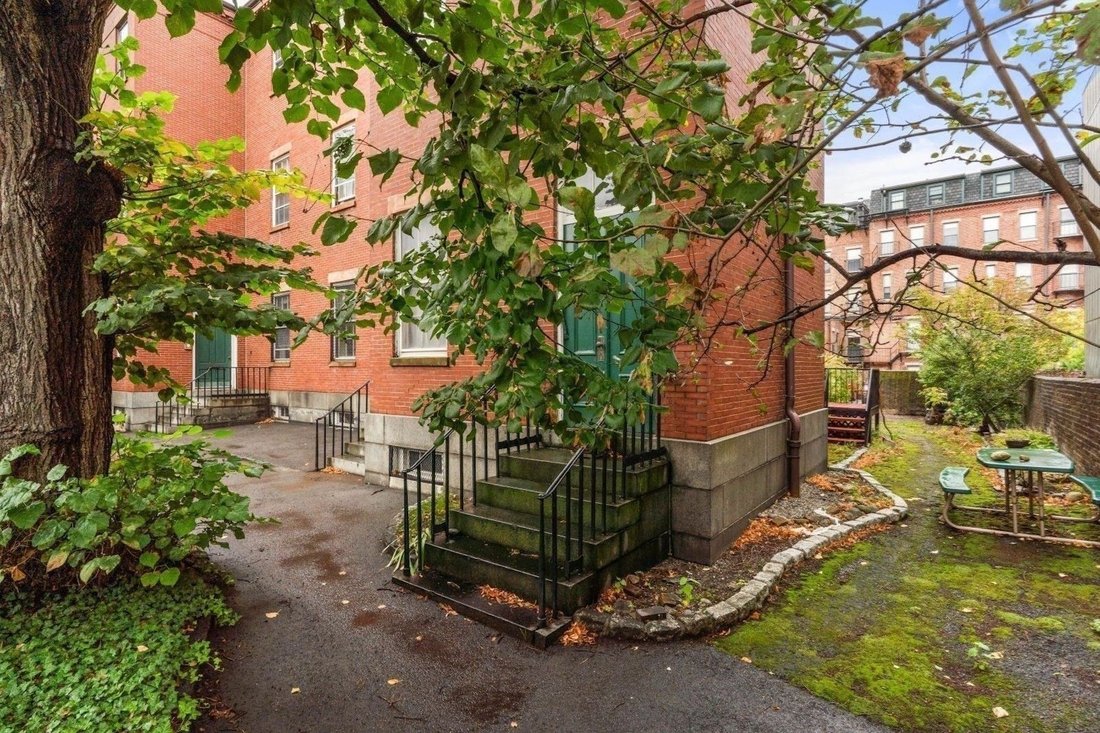 Boston, Massachusetts, United States 3 - 16406802