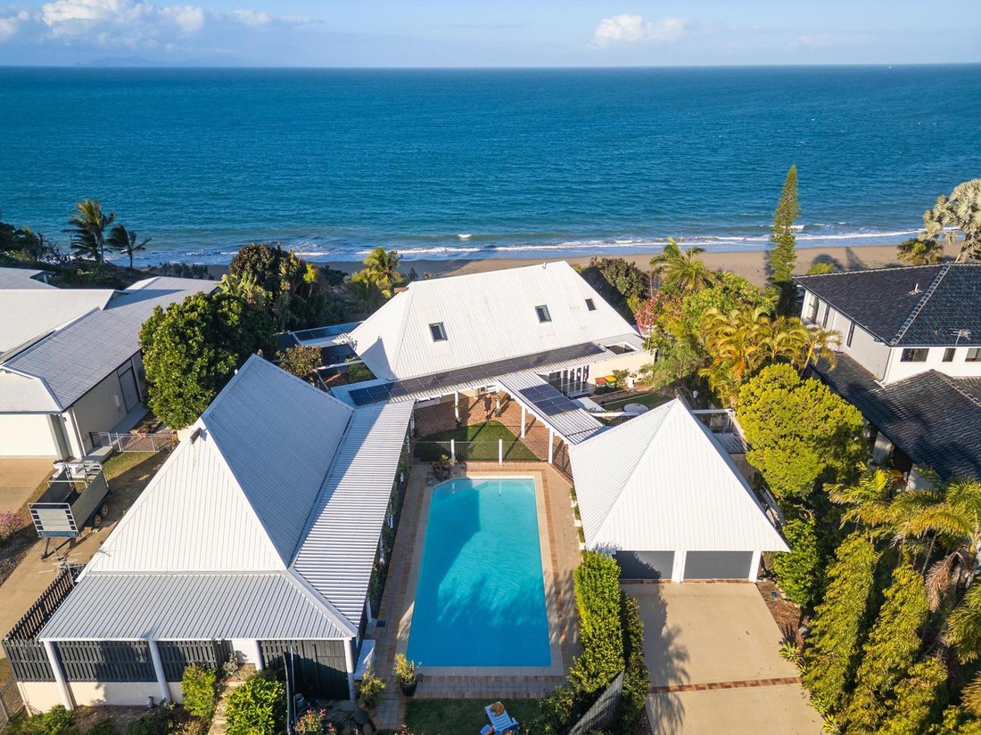 Estate in Dolphin Heads, Queensland, Australia 5 - 16407969