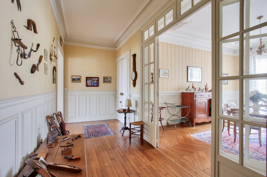 Apartment in Domaine National du Château, Versailles, France 3 - 16406039