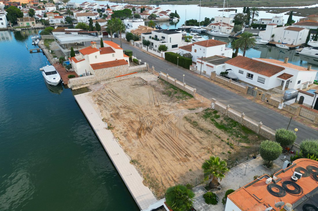 Land in Roses, Catalonia, Spain 1 - 16408010