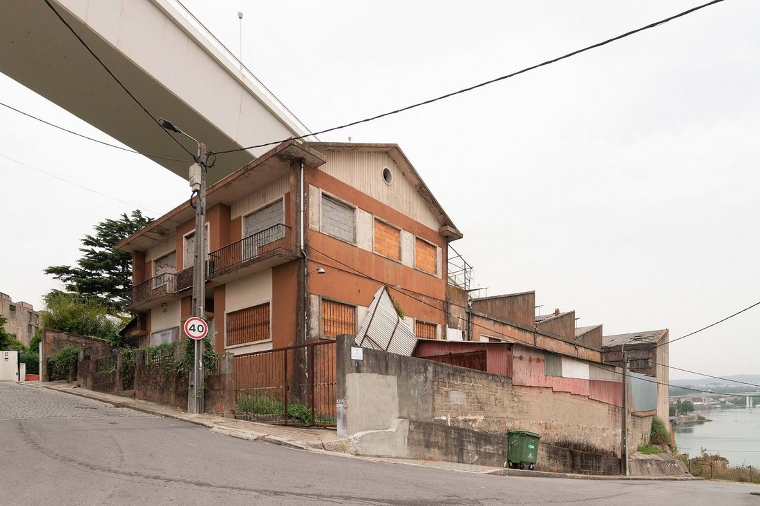 House in Mafamude e Vilar do Paraiso, Porto District, Portugal 1 - 16408004