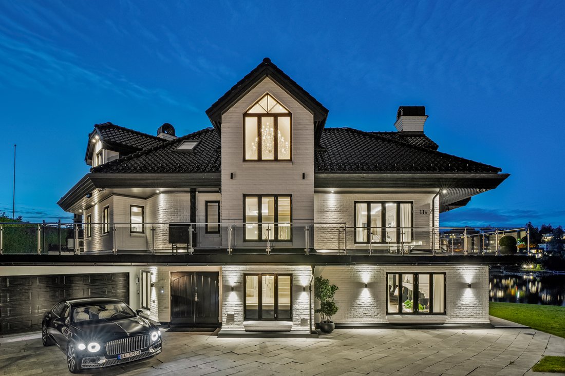 Picture of Oceanfront Apartment - Oslo Central - Private Patio, Oslo (updated ...