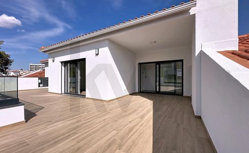 Apartment in Carcavelos e Parede, Lisbon, Portugal 1