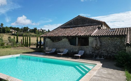 Castle for Sale in Monségur, Nouvelle-Aquitaine, France