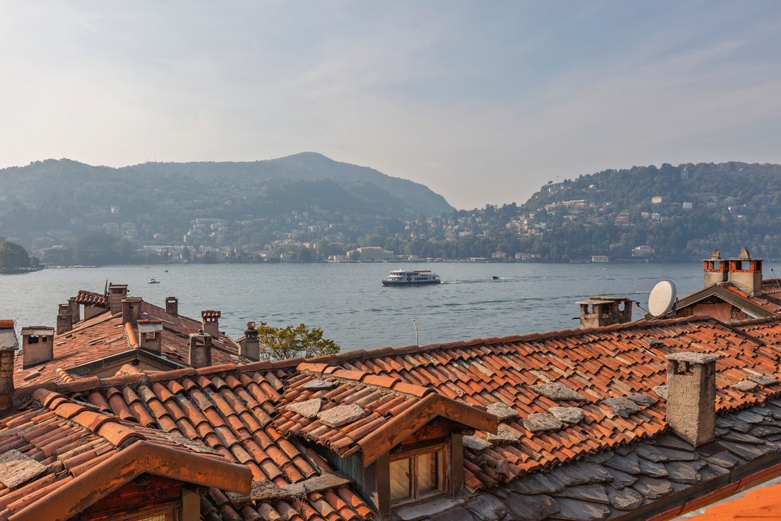 Apartment in Eastern Lake Center, Como, Lombardy 2 - 16406981