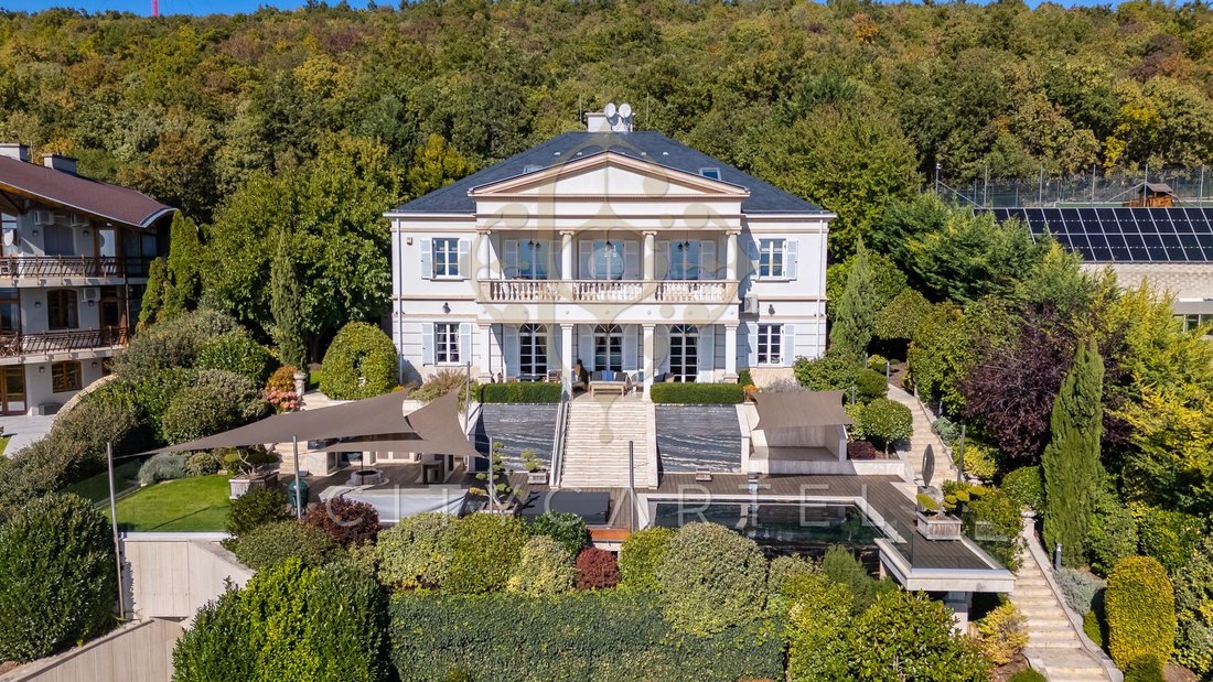 Villa in Budapest, Hungary 1 - 16408160