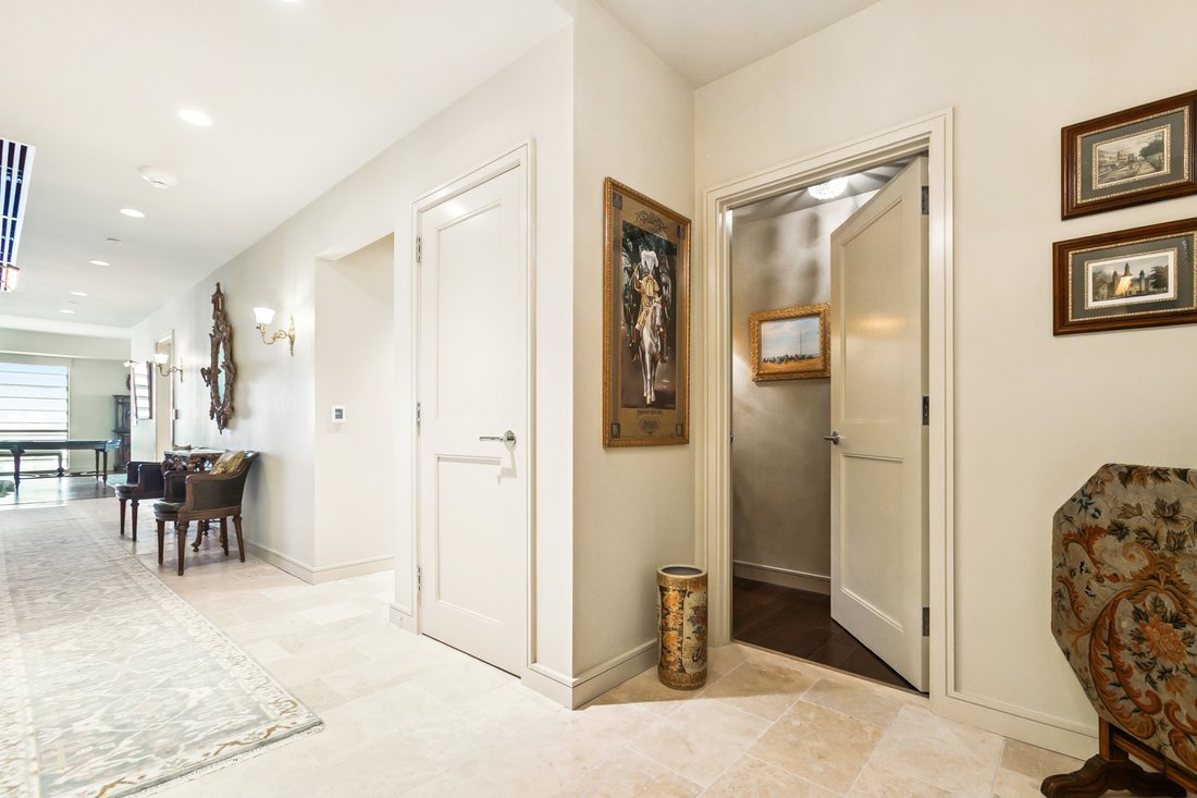 Condo in New Orleans, Louisiana, United States 2 - 16408165