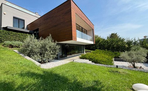 Villa in Mjesni odbor Gracani, Zagreb, City of Zagreb 1
