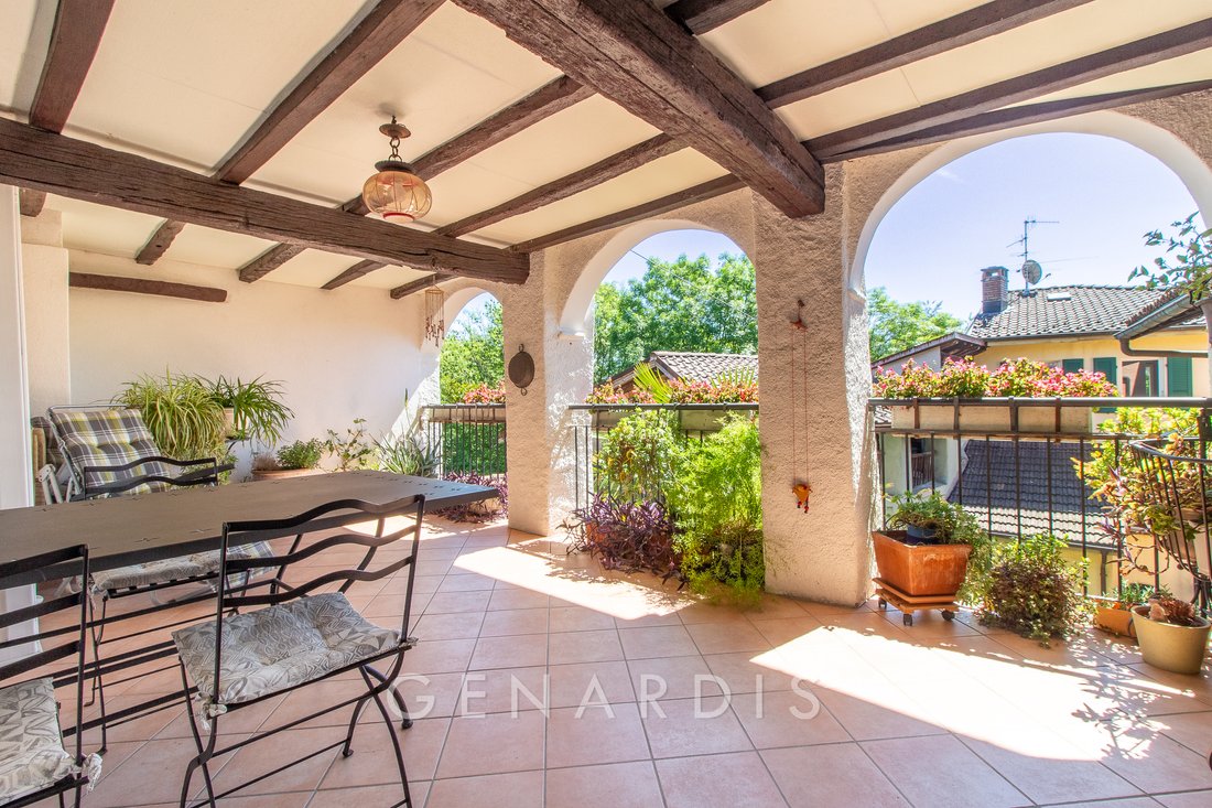 Charming Semi Detached House In Pura