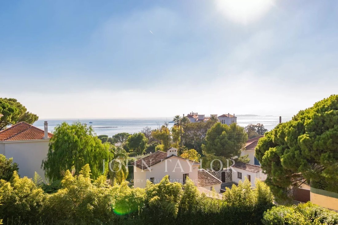 Villa in Antibes, Provence-Alpes-Côte d'Azur, France 2 - 16409405