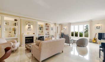 Villa in La Colle-sur-Loup, Provence-Alpes-Côte d'Azur, France 2