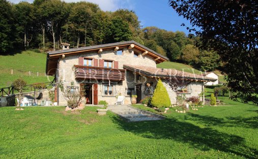 Villa in Pasturo, Lombardy, Italy 1