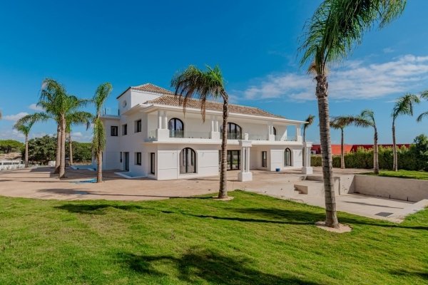 Villa in Sotogrande, San Roque, Andalusia 1 - 16413573