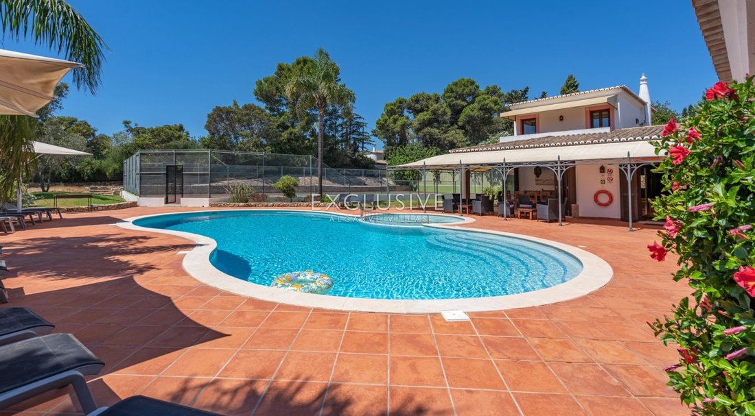 Villa in Carvoeiro, Algarve, Portugal 1 - 16408563