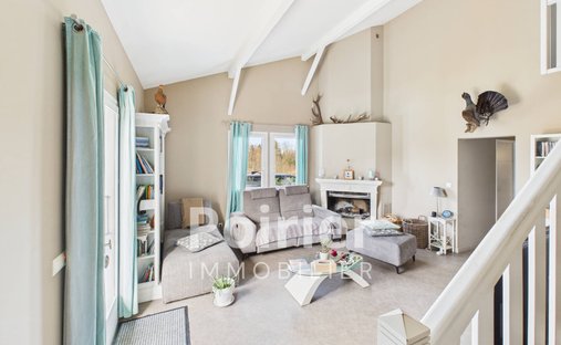 Castle for Sale in Bons-en-Chablais, Auvergne-Rhône-Alpes, France