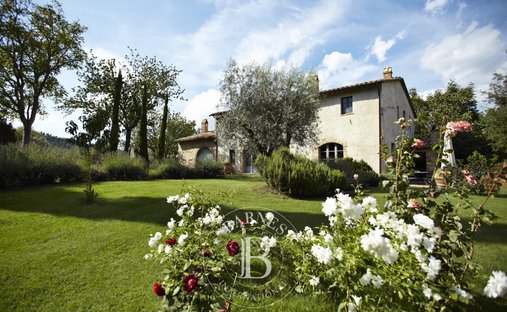 Castle for Sale in Cetona, Tuscany, Italy